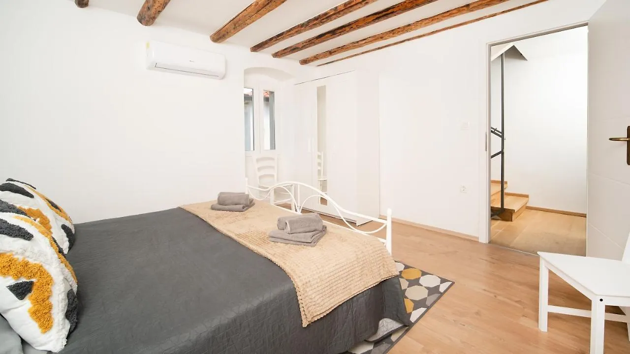 Casa Emiliana Villa Rasa 0*,